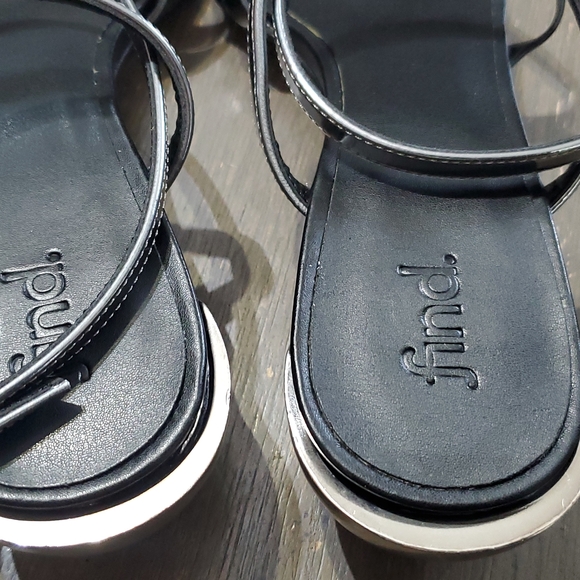 Find - Picture 3 of 7